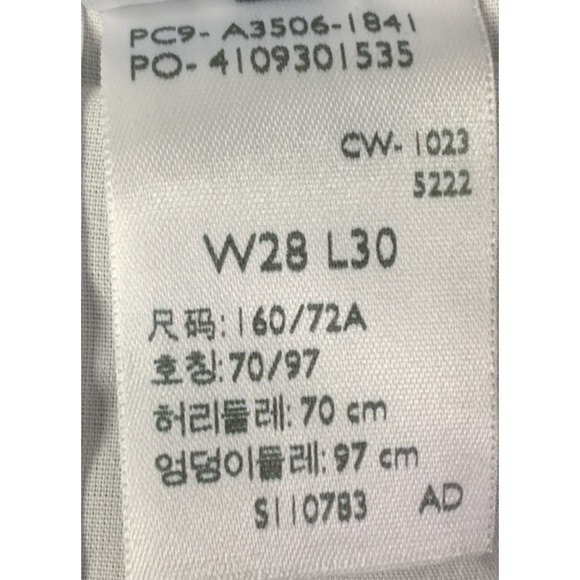 New Levis 506 Corduroy Jeans Womens 28x30 High-Rise Mom Tappered Leg Black NWT - Picture 8 of 10